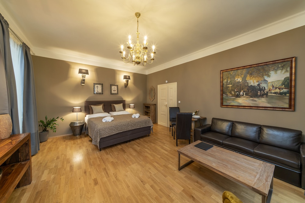 Old Town Aparthotel Michalska 52/75