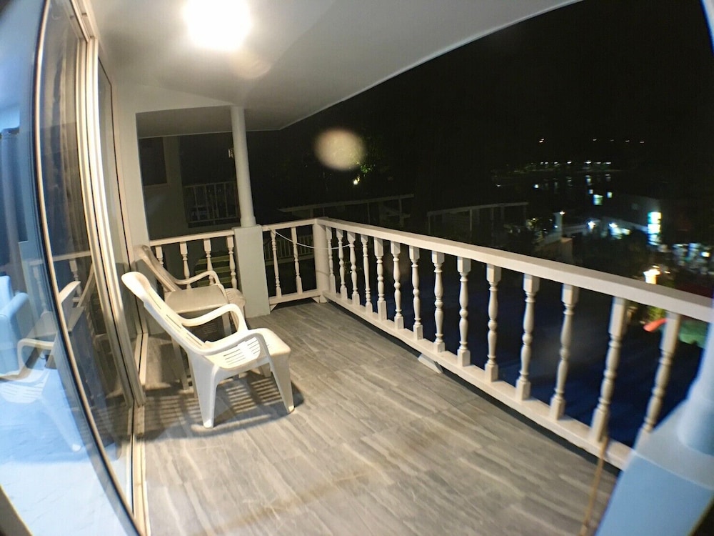 Naiharn On The Rock Resort 27/50