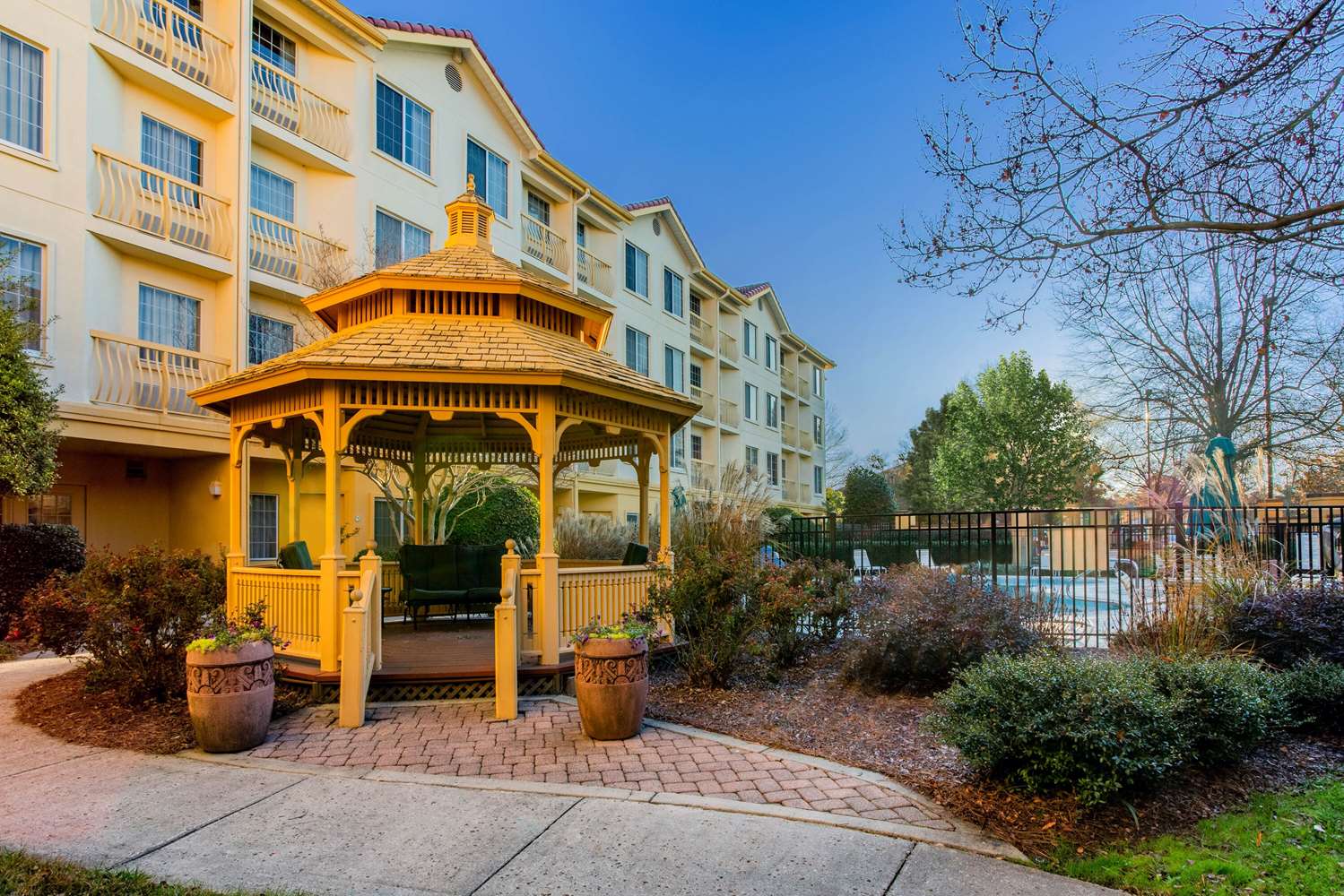 La Quinta Inn & Suites by Wyndham Raleigh Durham Airport 21/25