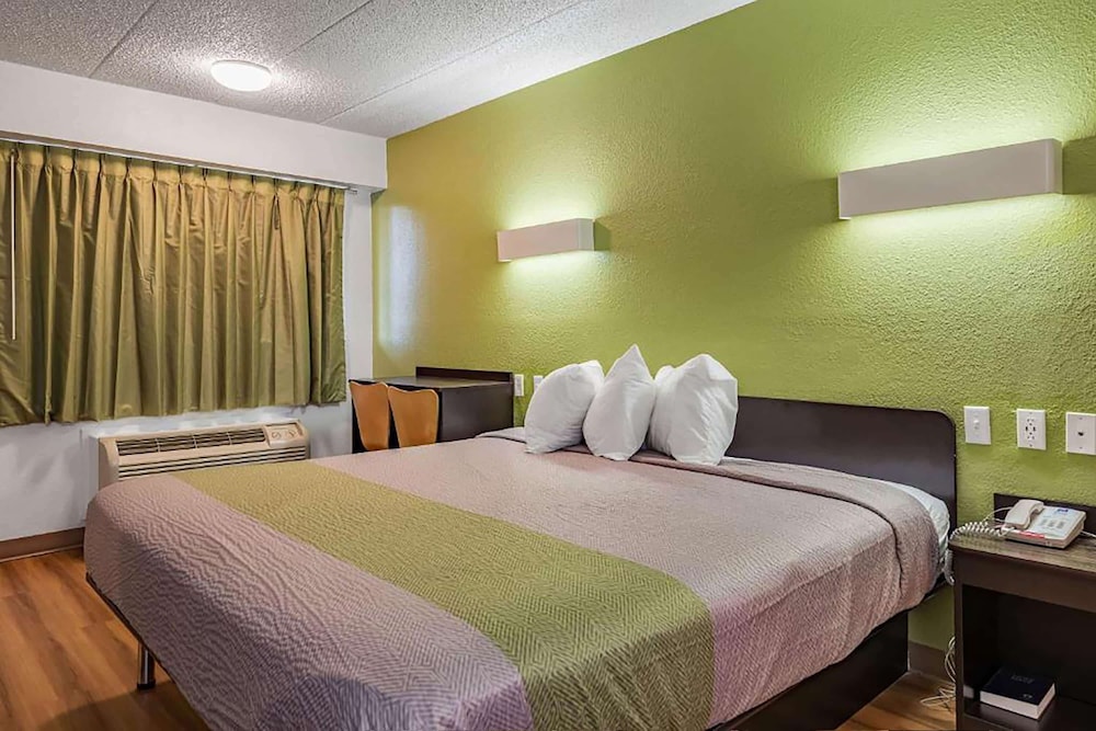 ROOM, KING BED, ACCESSIBLE