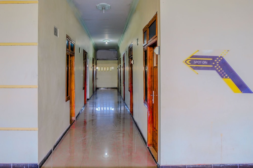 Super OYO 1759 Family Residence 16/21