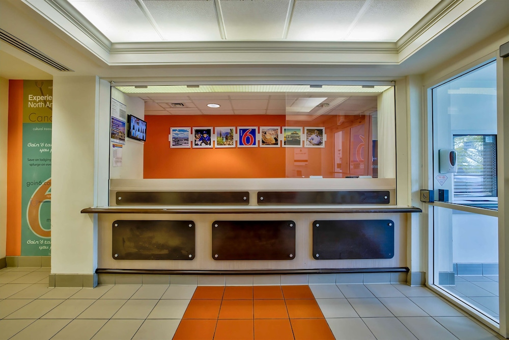 Motel6 Burlington On - Toronto West - Oakville 10/61