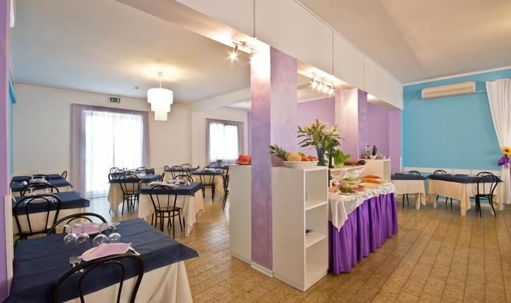 Hotel Milano 18/30