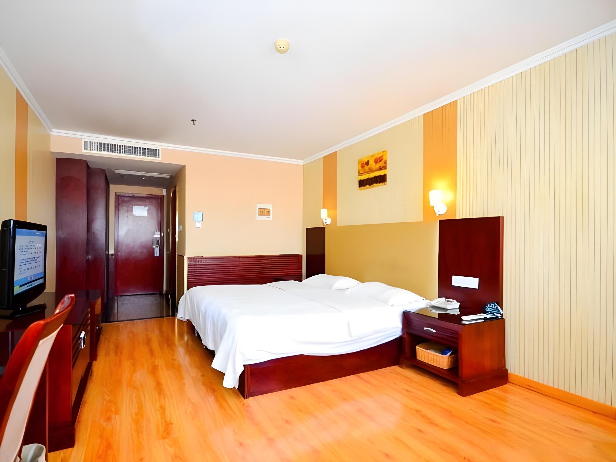 Superior, King and Queen Bed