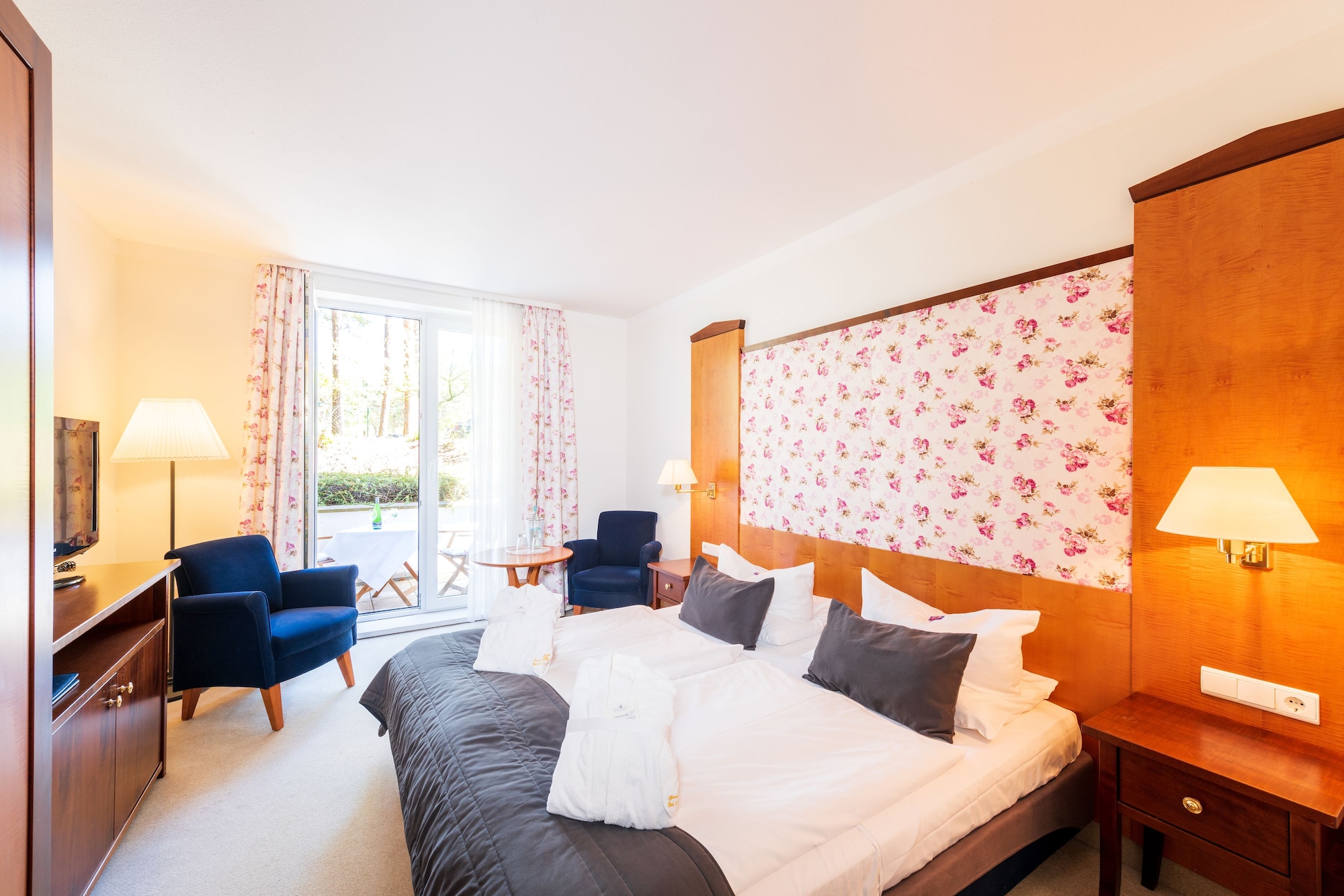 Semi Basement, Double Bed, Terrace