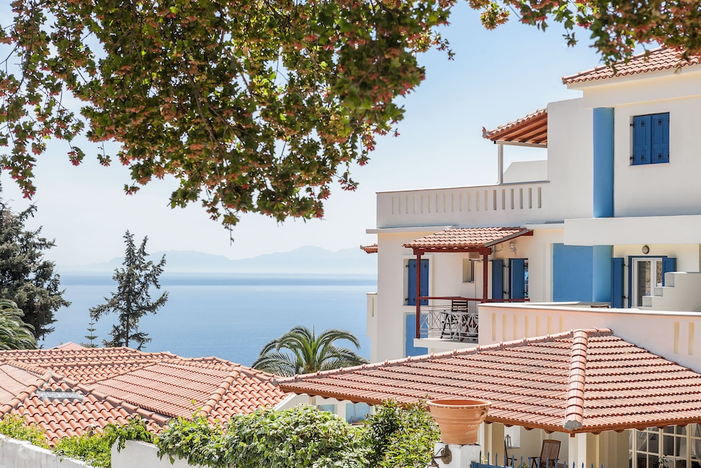 Stafylos Suites Boutique Hotel 44/50