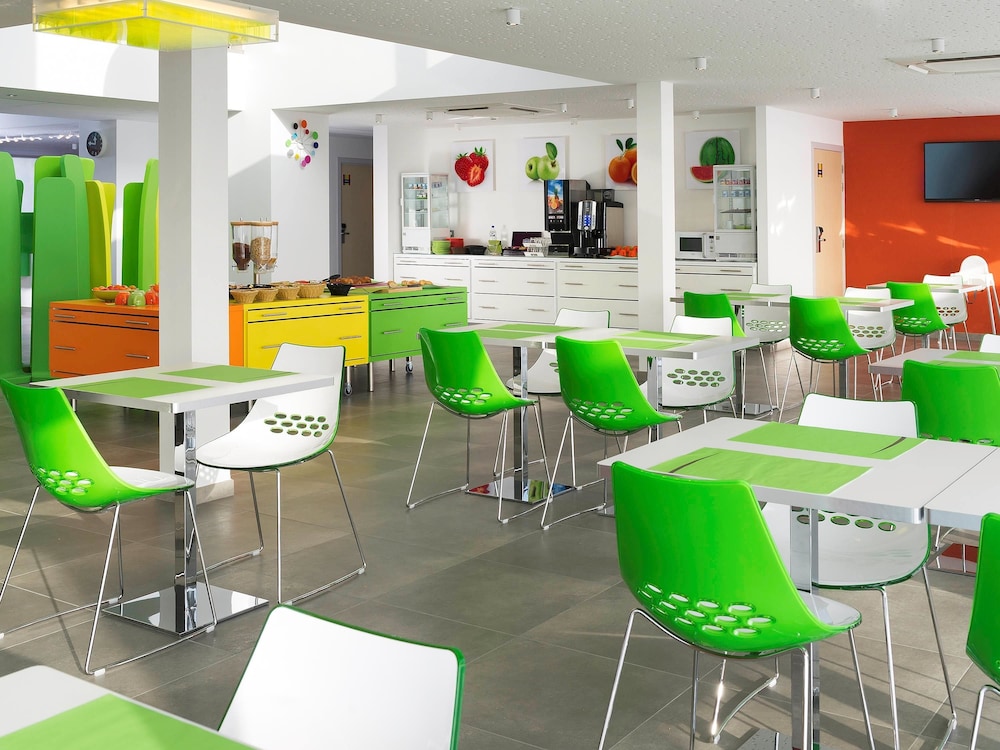IBIS STYLES NIVELLES 44/73