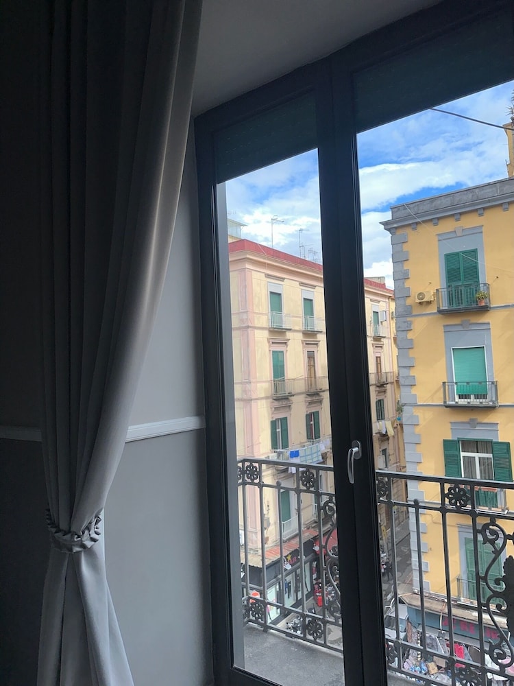 Parthenope Rooms 34/50