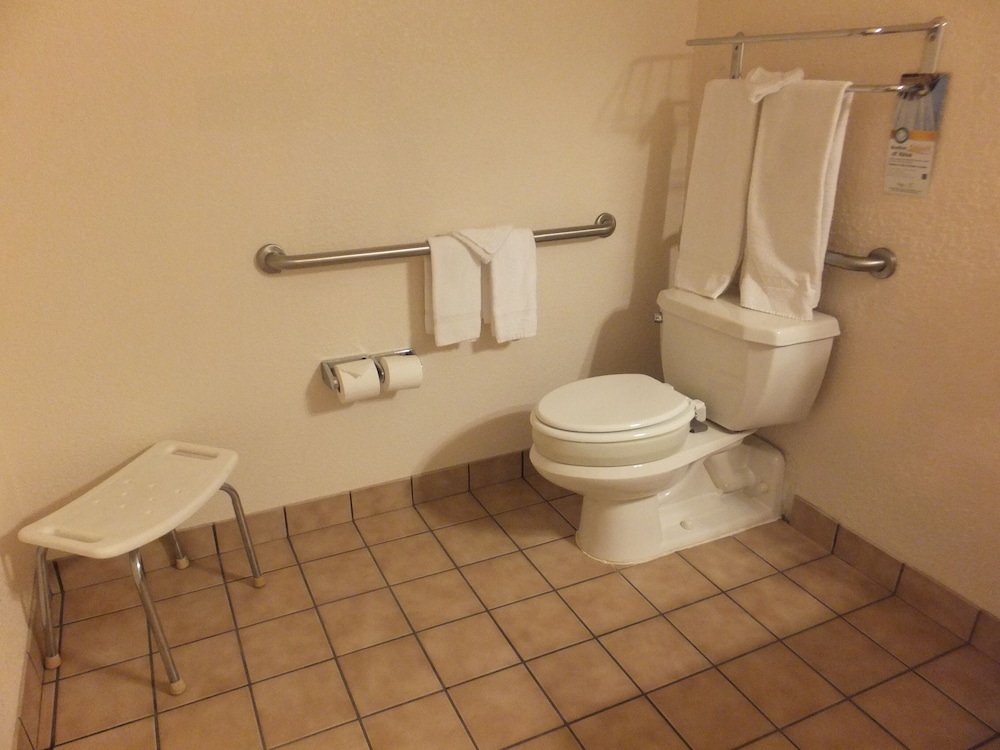 Quality Inn Suites Lake Havasu City 27/55
