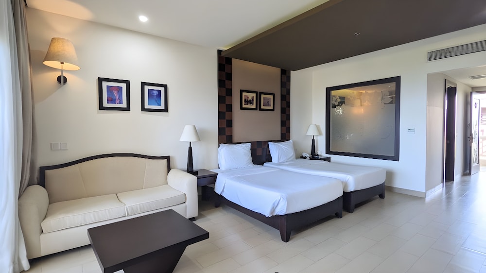 Olalani Resort and Condotel 16/69