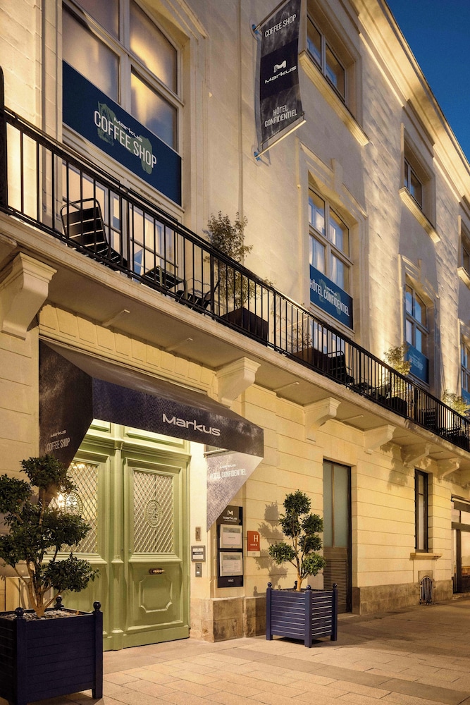 Hotel 21 Foch 4/50