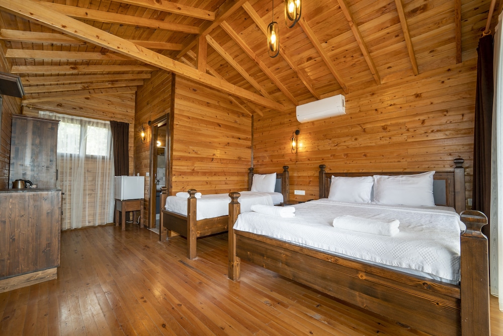 Sea Valley Lodge 12/50