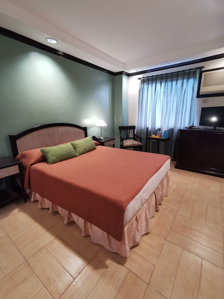 Tagaytay Country Hotel 19/57