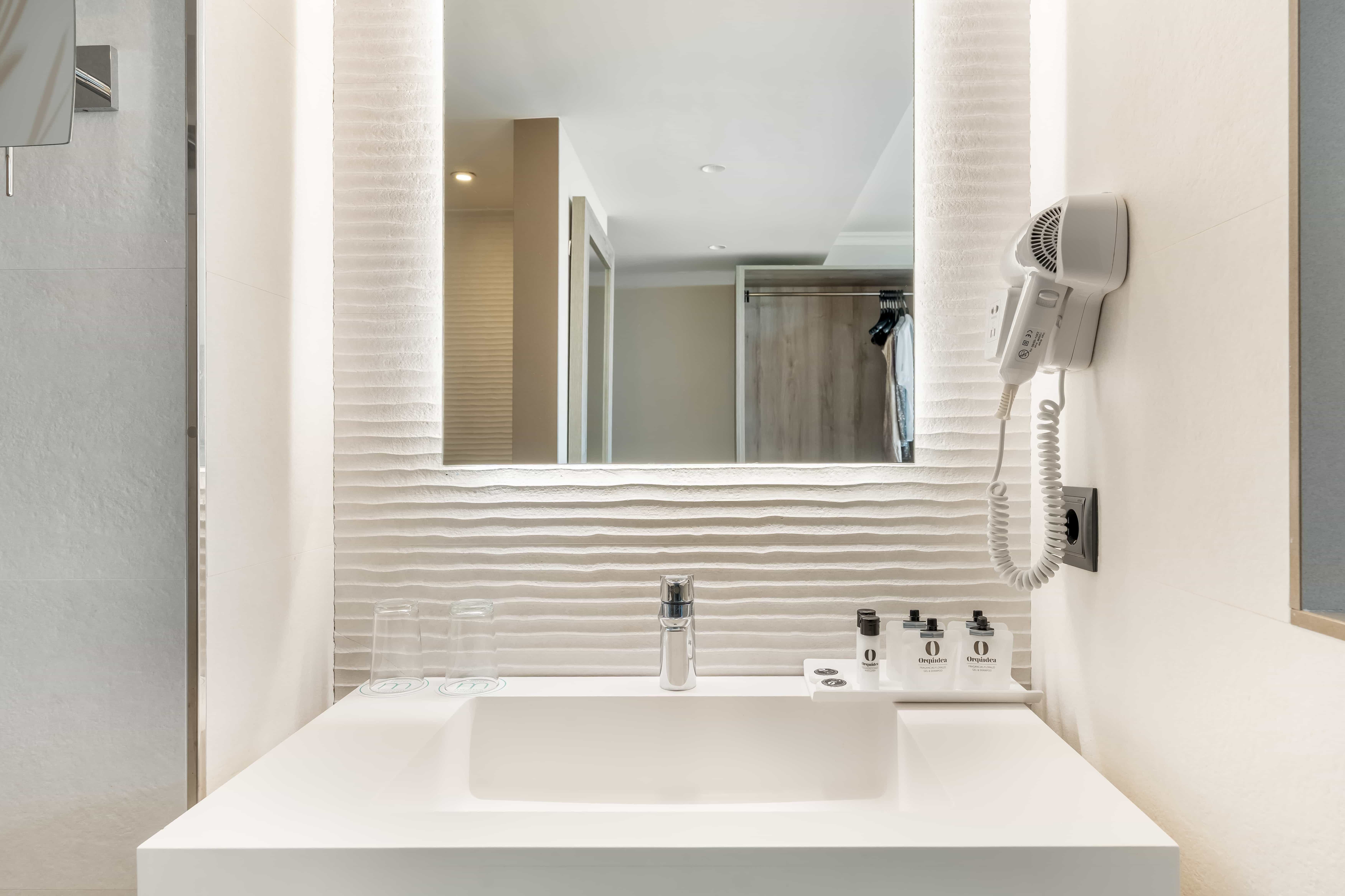 Metropol Hotel 47/50