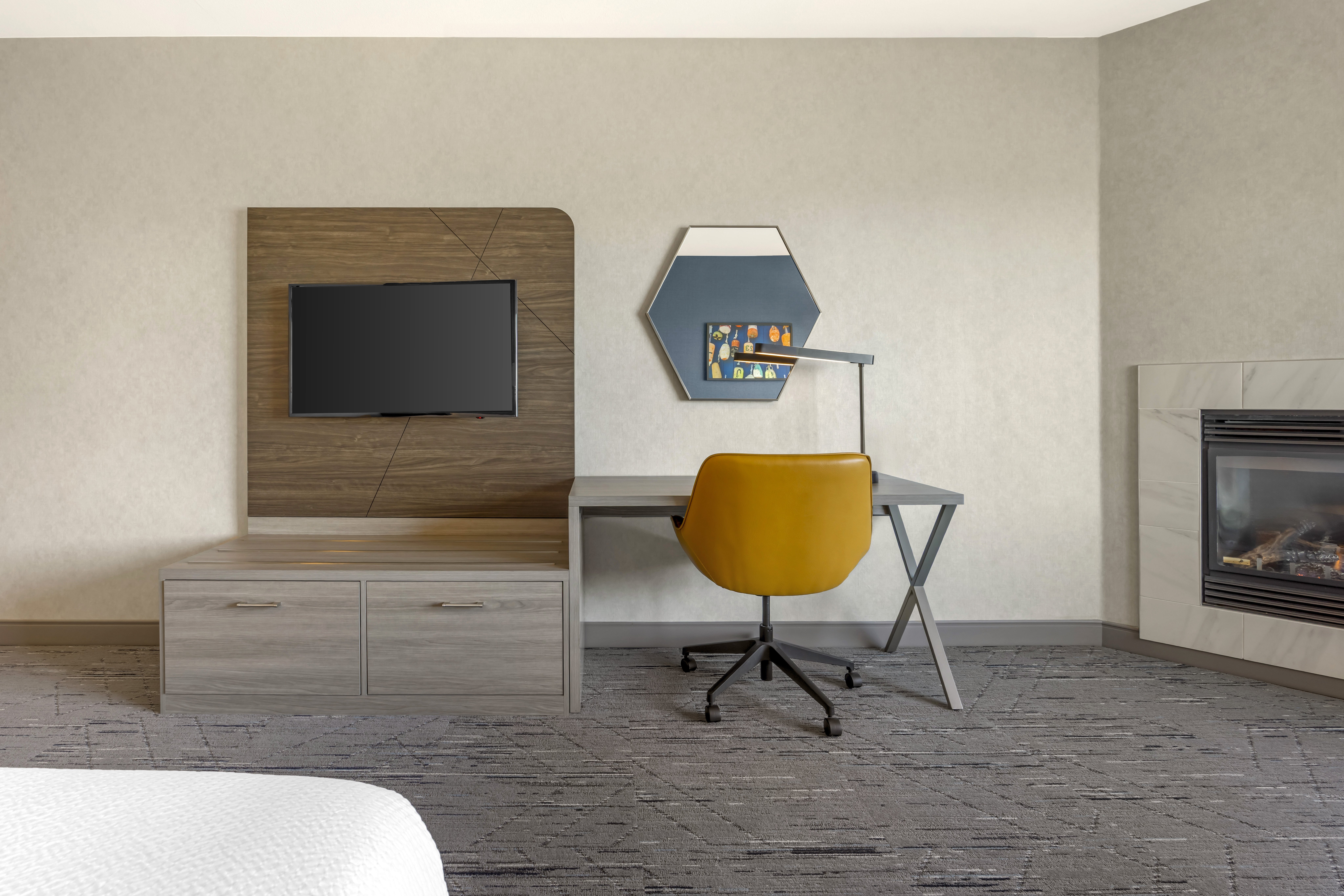 Holiday Inn Express Hotel Suites Astoria 57/69