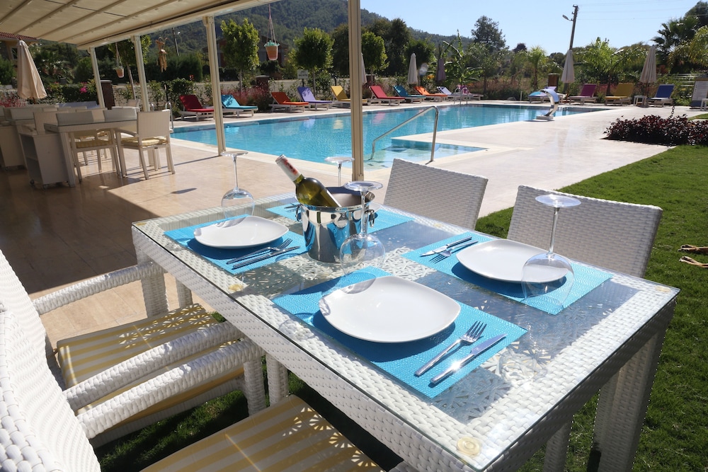 Gocek Naz Hotel 56/68