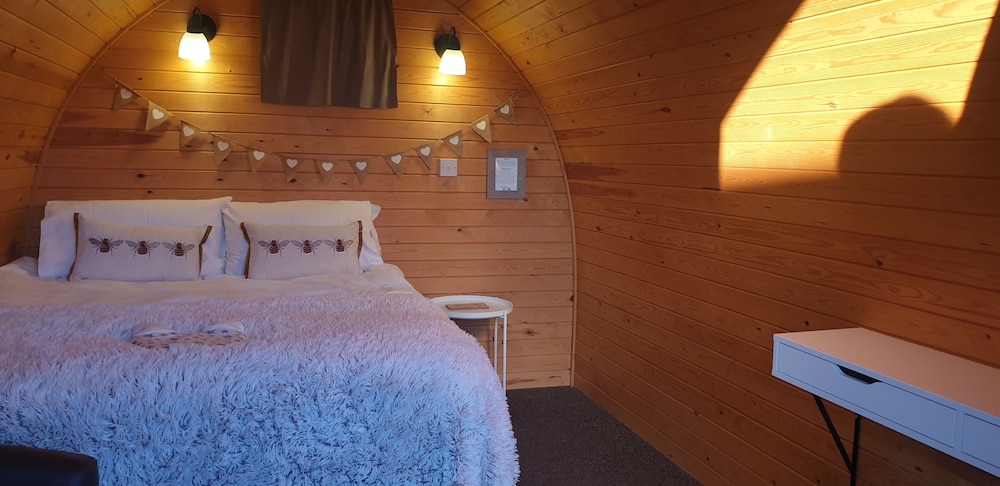 The Little Hide - Grown Up Glamping 22/50