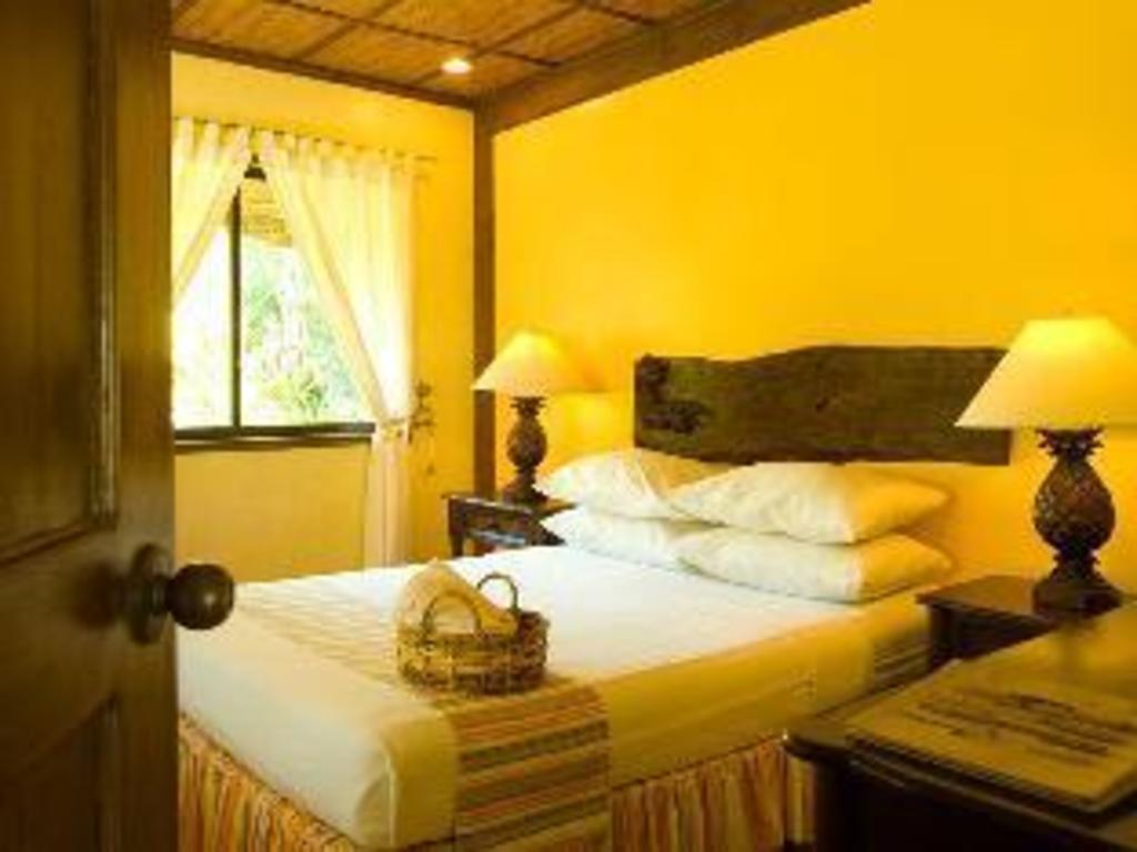 Casita, Queen and Twin Beds، Puerto Del Sol Beach Resort 7/8