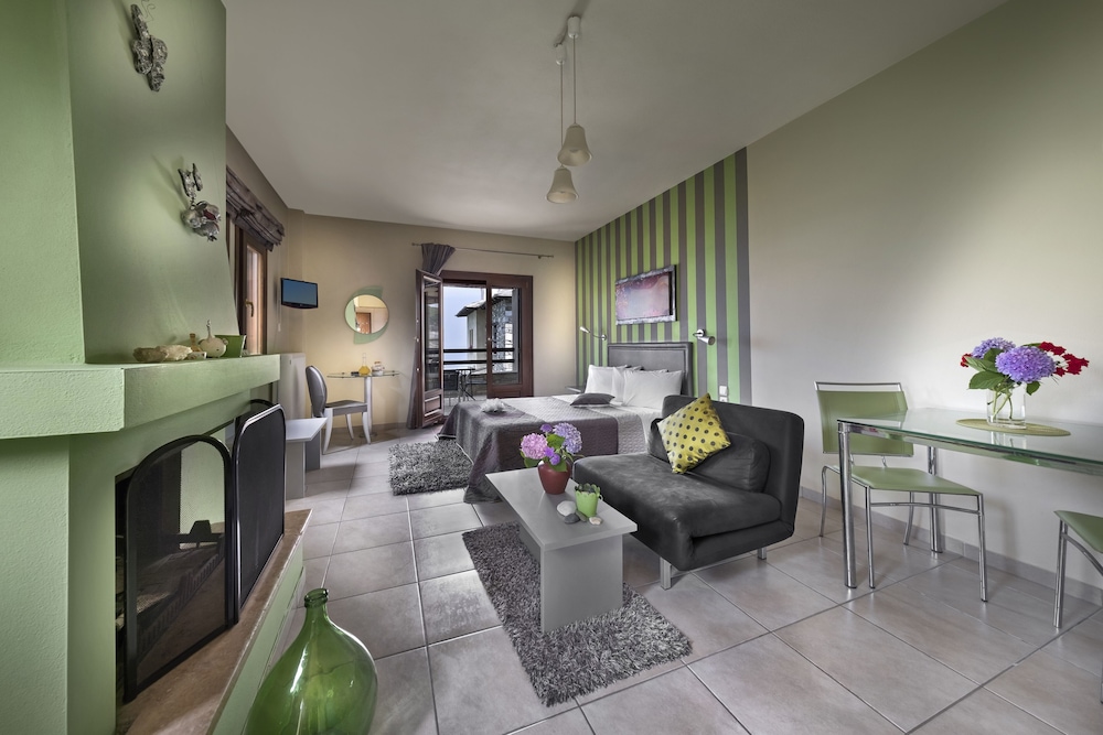 Petradi Hotel 45/75