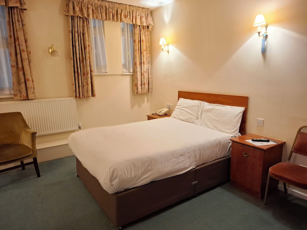 Borough Arms Hotel 13/31