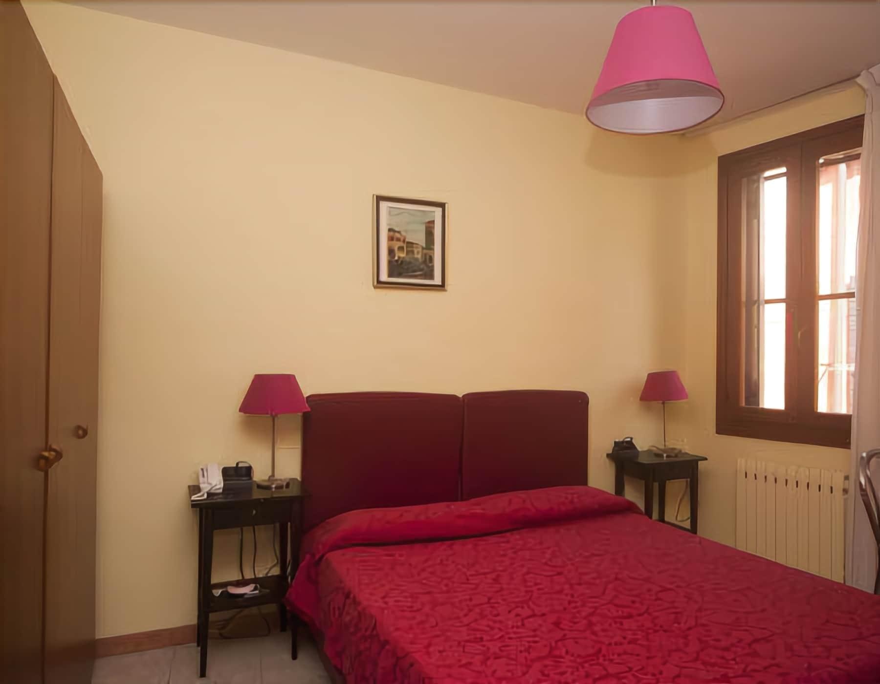 Hotel Dalla Mora 19/26