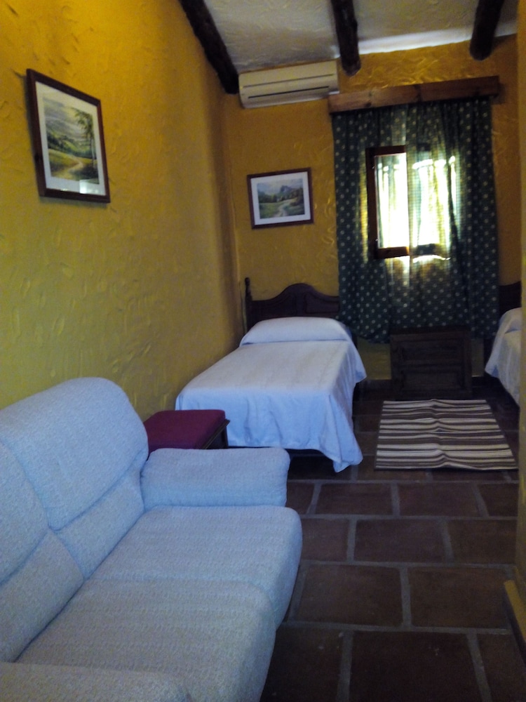 Hotel Hospederia Las Buitreras 12/70