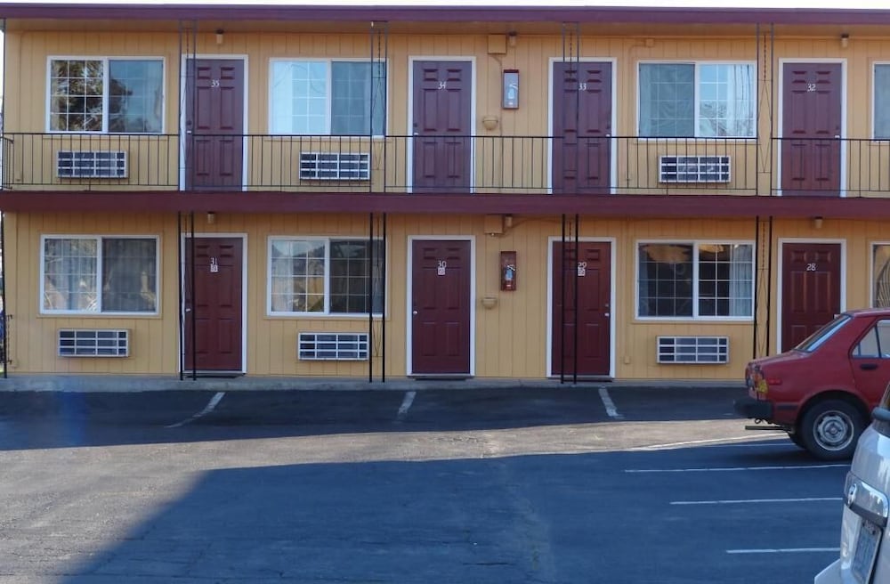 Galaxie Motel 25/30