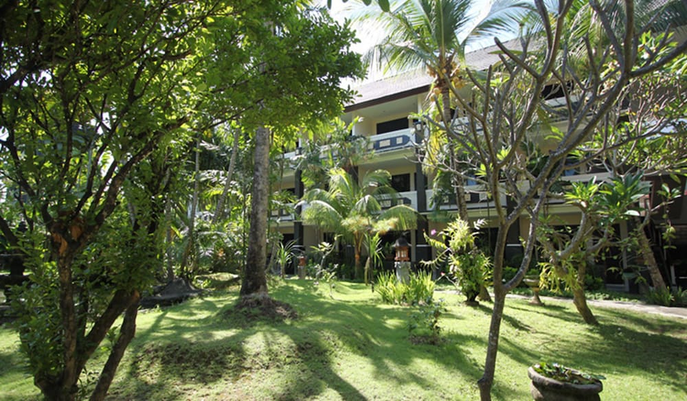 Bakungs Beach Hotel 27/38