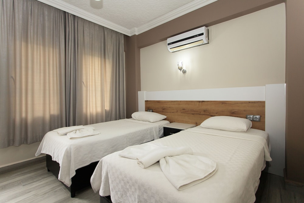 Greenpeace Hotel 44/72