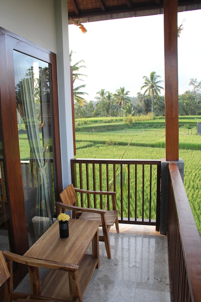Villa Kemuning 18/40