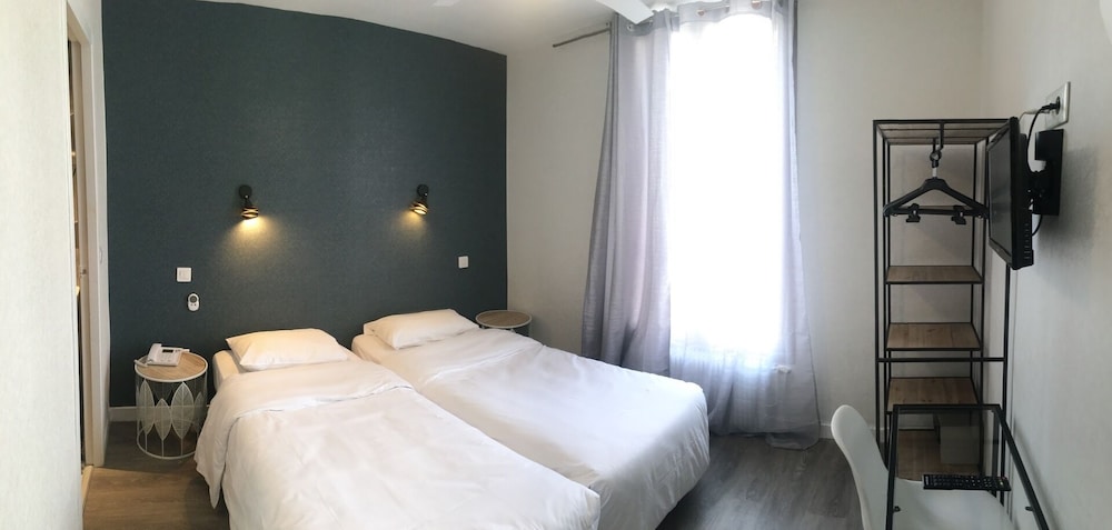Hotel Du Maine 6/30