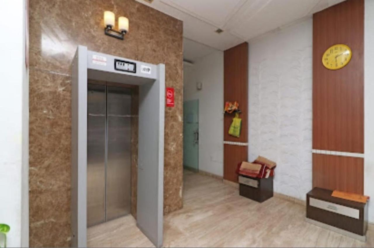 Oyo Rooms 766 Delhi Airport 4/29
