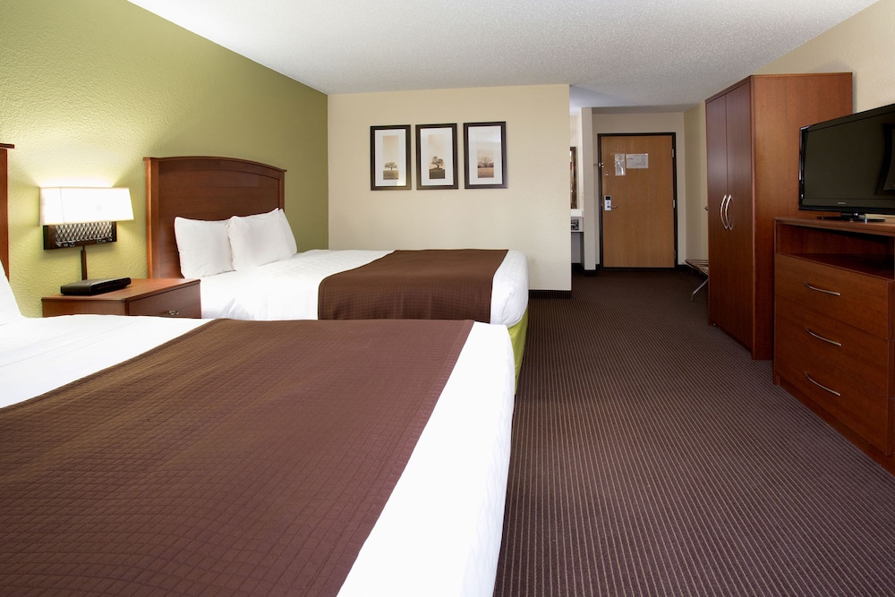 Cobblestone Hotel & Suites - Wisconsin Rapids 13/31