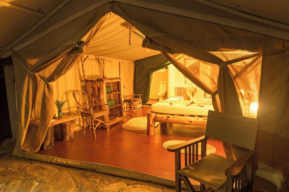 IKOMA TENTED CAMP 25/50