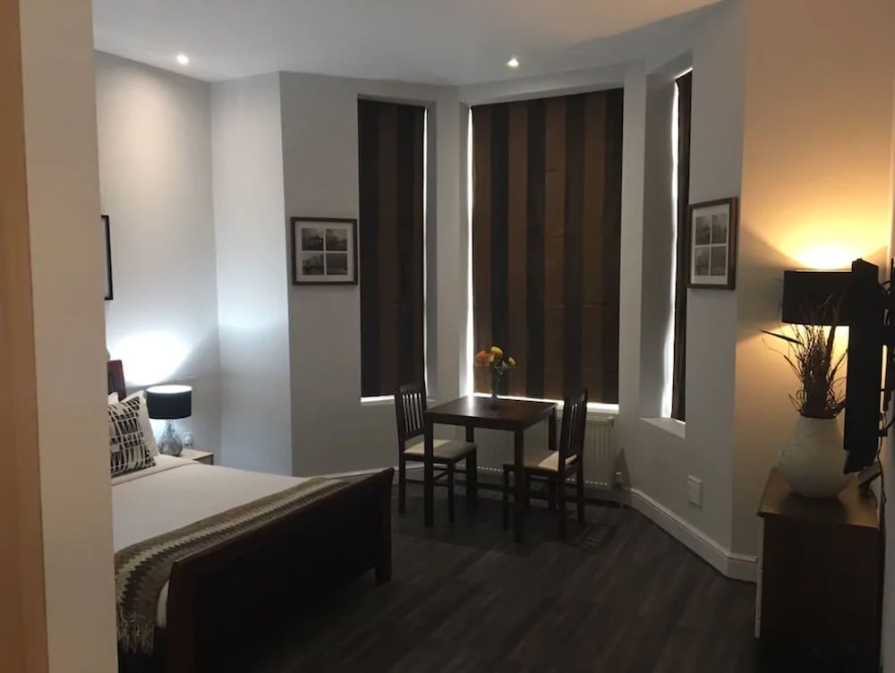 W6 Hotel 42/74