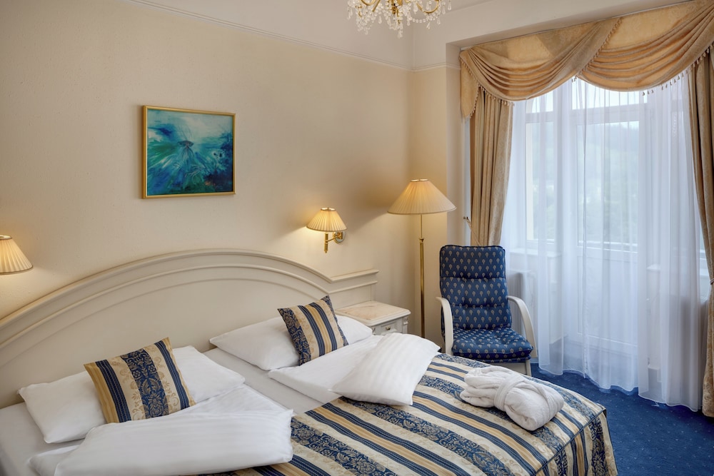 Pacific Ensana Health Spa Hotel 4/42