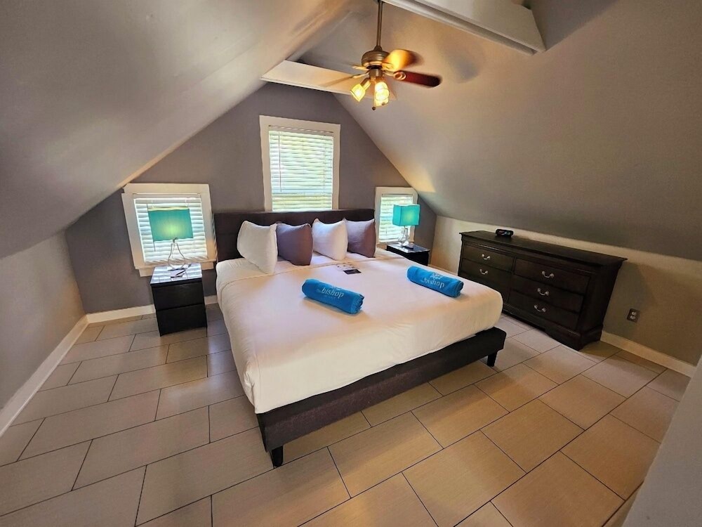 Premium, King Bed, Adult Only
