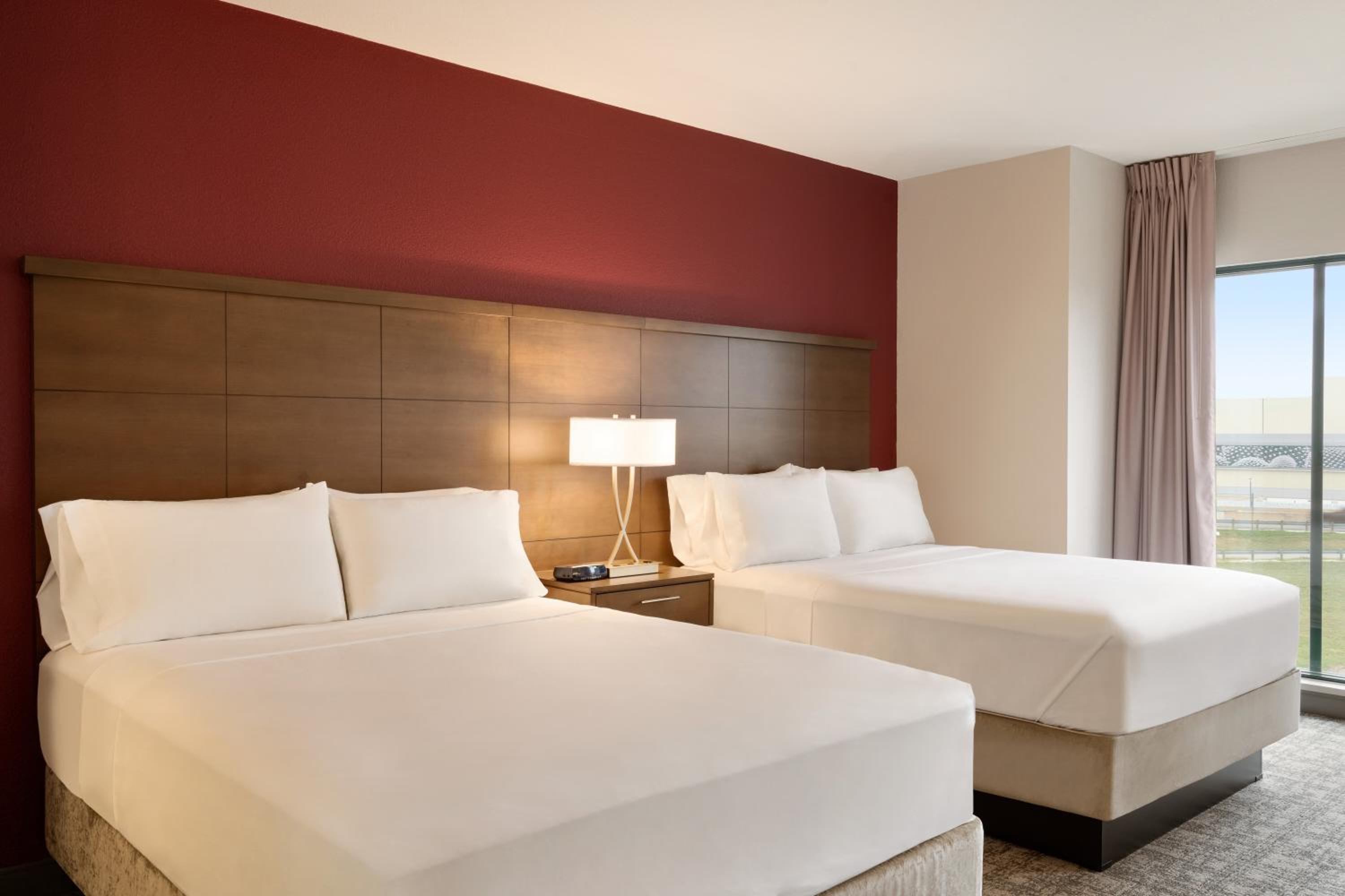 2 Bedrooms, Suite, 2 Bathrooms, Accessible
