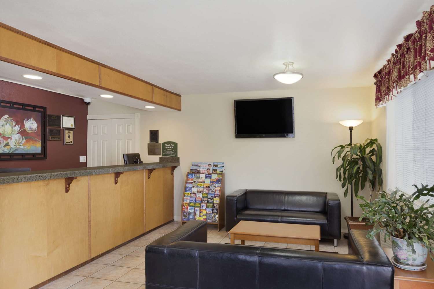 Howard Johnson By Wyndham Salem 30/33