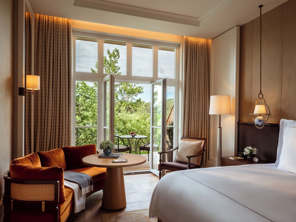 Premier, King Bed, Lake Side