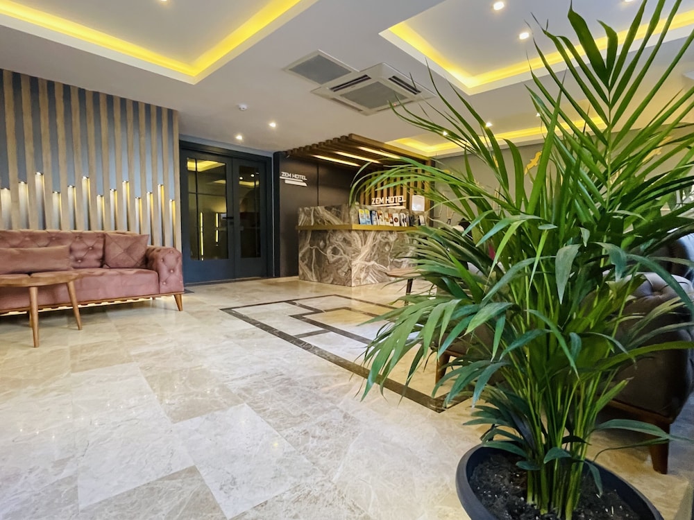 Zem Hotel 33/45