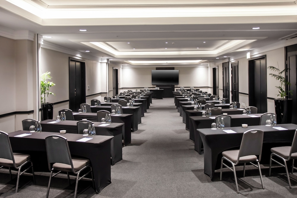 NH Johannesburg Sandton 68/77
