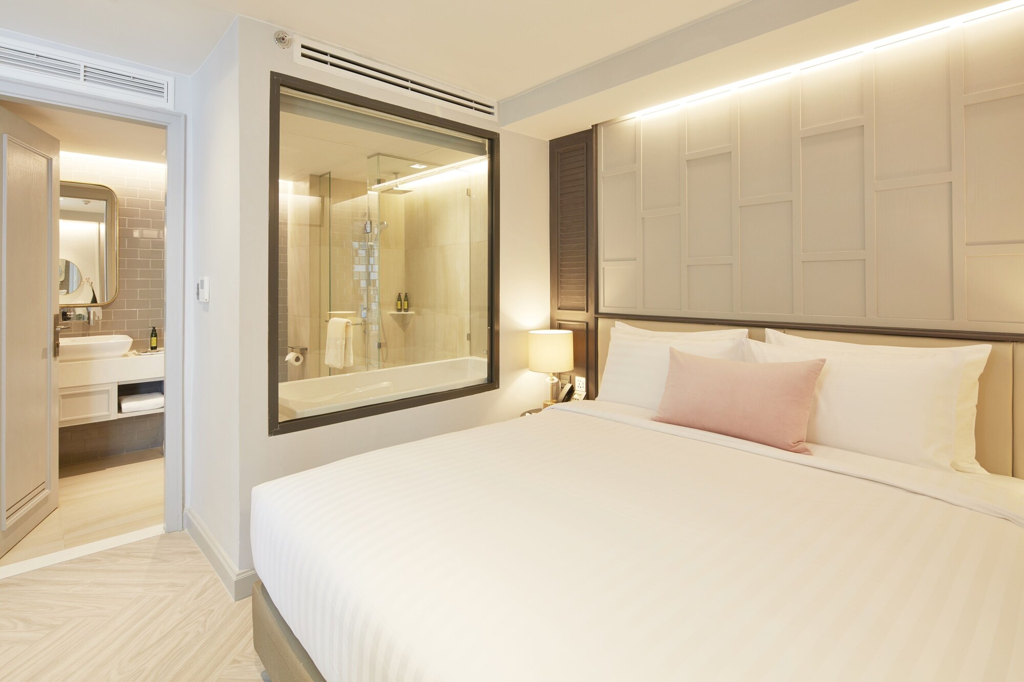 ONE BEDROOM SUITE