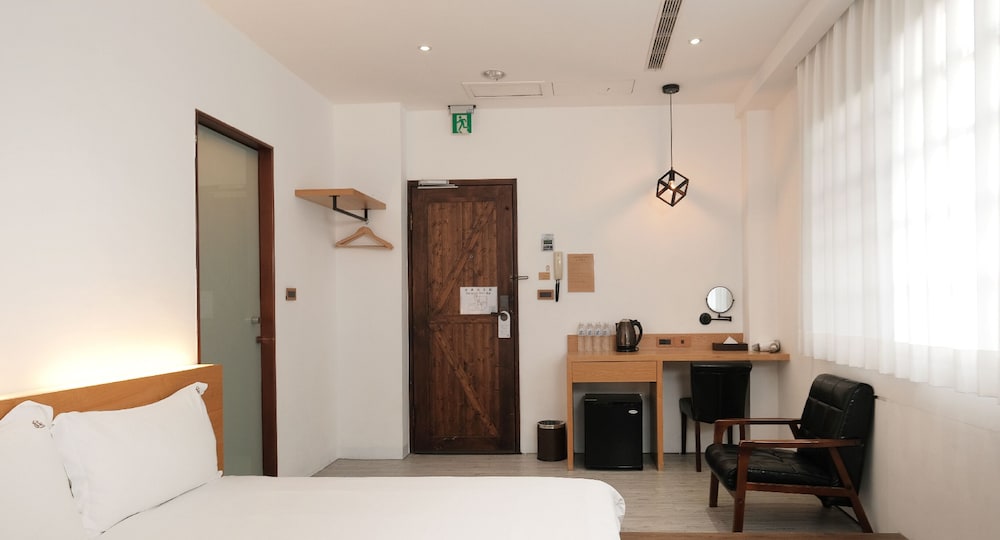 JOURNEY HOSTEL 32/68