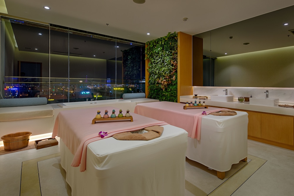 TMS Hotel Da Nang Beach 34/68