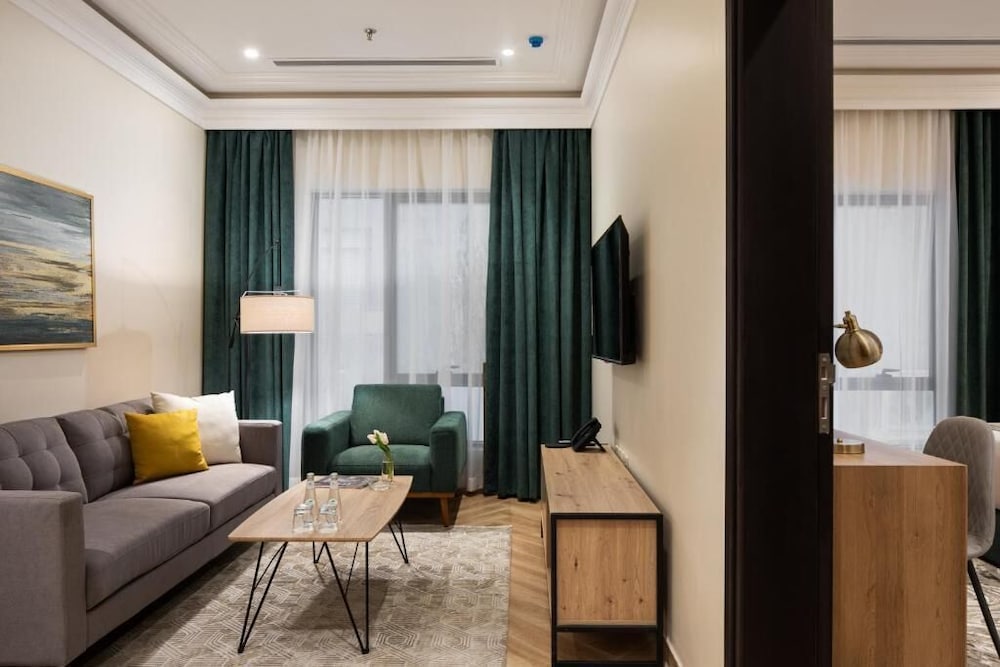 Marlo Hotel 57/73