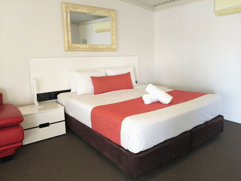 Gunnedah Lodge Motel 8/30