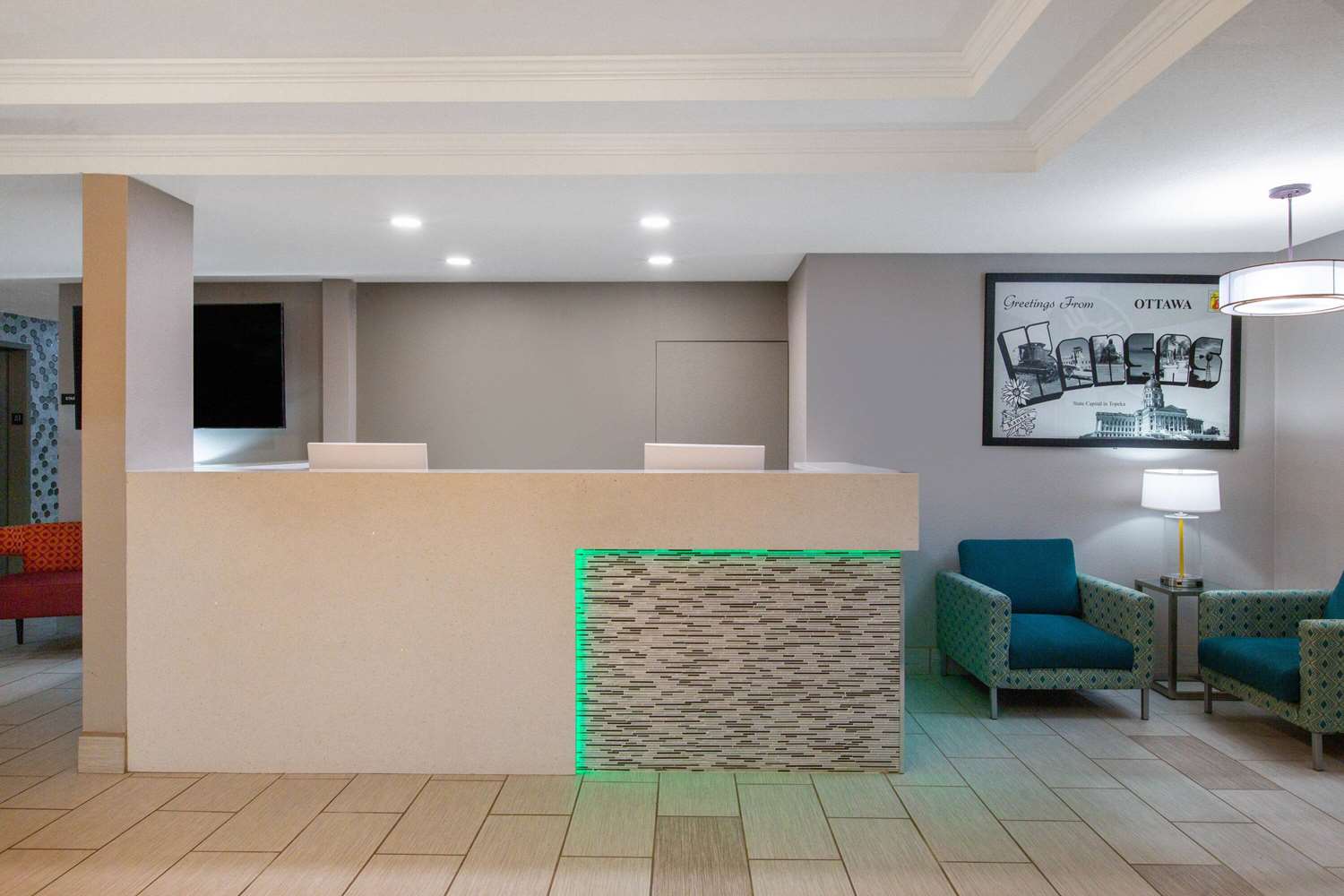 Super 8 by Wyndham Ottawa 7/26