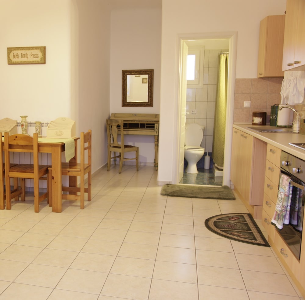 Elenis Village Suites 27/46