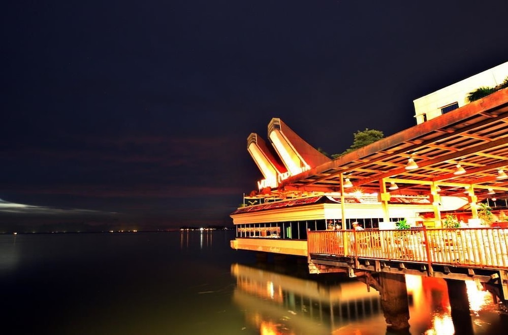 Makassar Golden Hotel 2/46